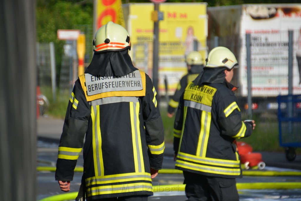 Grossfeuer Poco Lager Koeln Porz Gremberghoven Hansestr P404.JPG